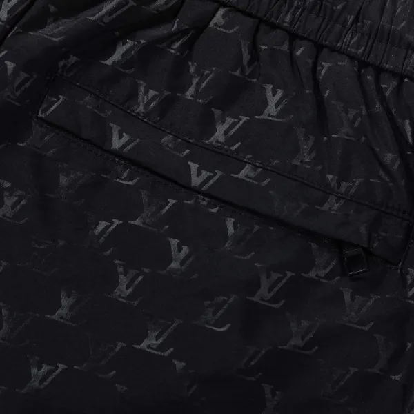LV【LOUIS VUITTON 公式旗艦店】ルイヴィトン ショートパンツご好評に付き再入荷!250224 LV【LOUIS VUITTON 公式旗艦店】ルイヴィトン ショートパンツご好評に付き再入荷!250224