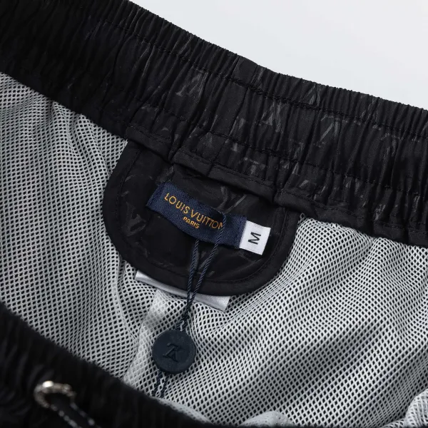 LV【LOUIS VUITTON 公式旗艦店】ルイヴィトン ショートパンツご好評に付き再入荷!250224 LV【LOUIS VUITTON 公式旗艦店】ルイヴィトン ショートパンツご好評に付き再入荷!250224