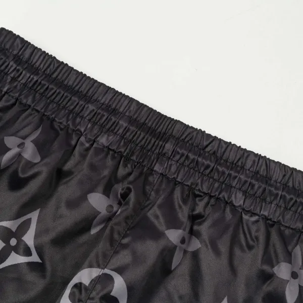 LV【LOUIS VUITTON 公式旗艦店】ルイヴィトン ショートパンツご好評に付き再入荷!250224 LV【LOUIS VUITTON 公式旗艦店】ルイヴィトン ショートパンツご好評に付き再入荷!250224