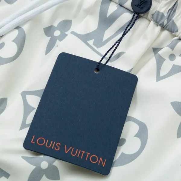 【LOUIS VUITTON 公式旗艦店】ルイヴィトン ショートパンツご好評に付き再入荷 24613 【LOUIS VUITTON 公式旗艦店】ルイヴィトン ショートパンツご好評に付き再入荷 24613