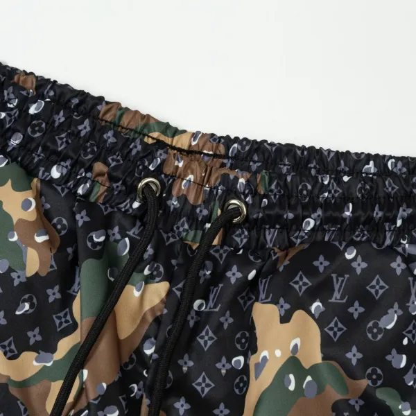 【LOUIS VUITTON 公式旗艦店】ルイヴィトン ショートパンツご好評に付き再入荷 24613 【LOUIS VUITTON 公式旗艦店】ルイヴィトン ショートパンツご好評に付き再入荷 24613