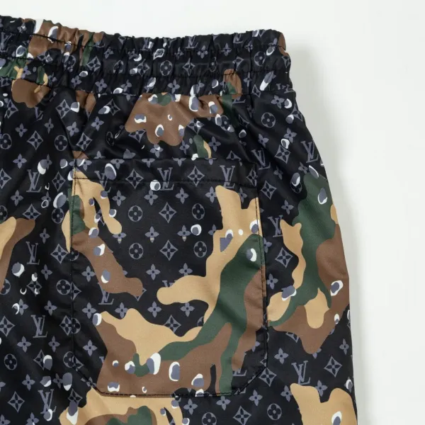 【LOUIS VUITTON 公式旗艦店】ルイヴィトン ショートパンツご好評に付き再入荷 24613 【LOUIS VUITTON 公式旗艦店】ルイヴィトン ショートパンツご好評に付き再入荷 24613