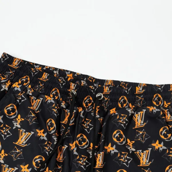 【LOUIS VUITTON 公式旗艦店】ルイヴィトン ショートパンツ ご好評に付き再入荷! 【LOUIS VUITTON 公式旗艦店】ルイヴィトン ショートパンツ ご好評に付き再入荷!