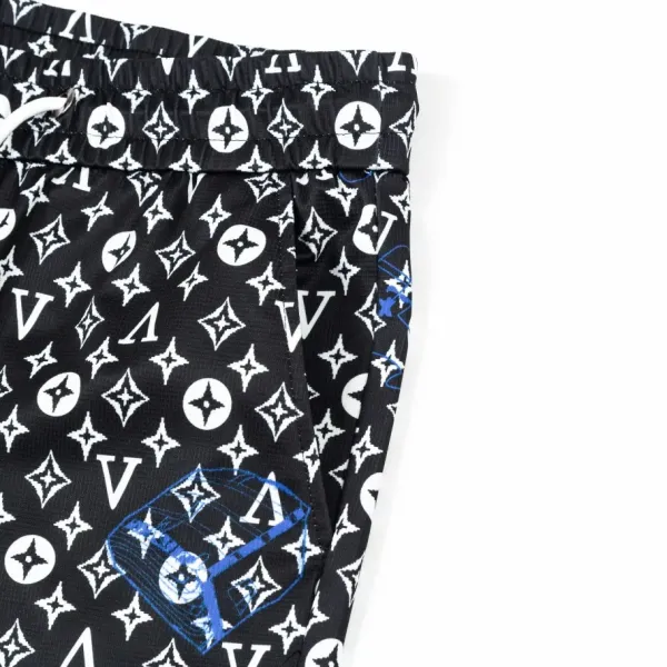 LV 【LOUIS VUITTON 公式旗艦店】ルイヴィトン ショートパンツ ご好評に付き再入荷! LV 【LOUIS VUITTON 公式旗艦店】ルイヴィトン ショートパンツ ご好評に付き再入荷!
