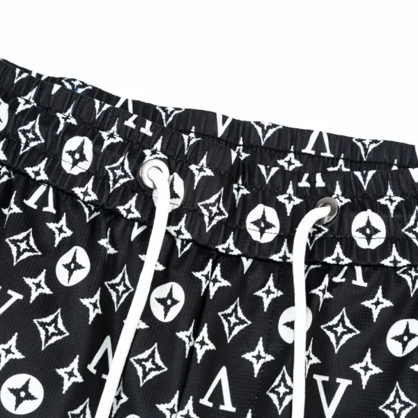 LV 【LOUIS VUITTON 公式旗艦店】ルイヴィトン ショートパンツ ご好評に付き再入荷! LV 【LOUIS VUITTON 公式旗艦店】ルイヴィトン ショートパンツ ご好評に付き再入荷!