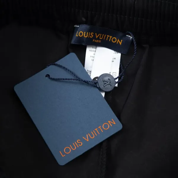 【LOUIS VUITTON 公式旗艦店】ルイヴィトン ショートパンツ ご好評に付き再入荷! 【LOUIS VUITTON 公式旗艦店】ルイヴィトン ショートパンツ ご好評に付き再入荷!