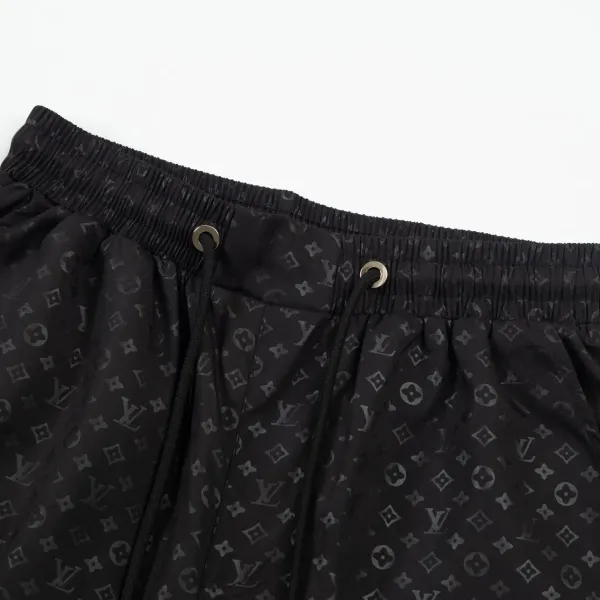 【LOUIS VUITTON 公式旗艦店】ルイヴィトン ショートパンツ ご好評に付き再入荷! 【LOUIS VUITTON 公式旗艦店】ルイヴィトン ショートパンツ ご好評に付き再入荷!