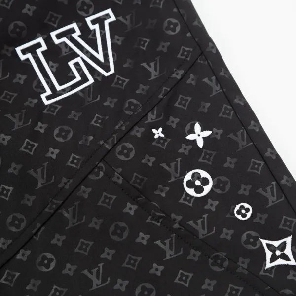 【LOUIS VUITTON 公式旗艦店】ルイヴィトン ショートパンツ ご好評に付き再入荷! 【LOUIS VUITTON 公式旗艦店】ルイヴィトン ショートパンツ ご好評に付き再入荷!