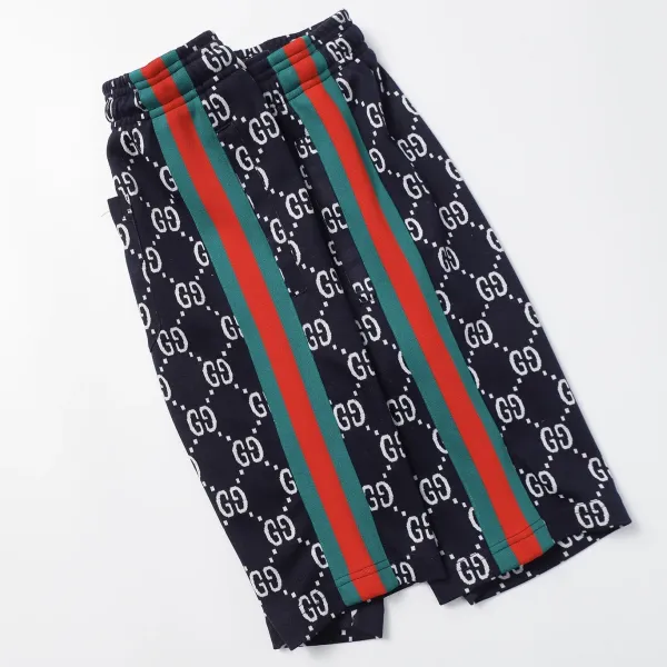 【GUCCI 公式旗艦店】クッチ ショートパンツ ご好評に付き再入荷! 【GUCCI 公式旗艦店】クッチ ショートパンツ ご好評に付き再入荷!