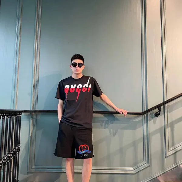 【GUCCI 公式旗艦店】クッチ ショートパンツ ご好評に付き再入荷! 【GUCCI 公式旗艦店】クッチ ショートパンツ ご好評に付き再入荷!