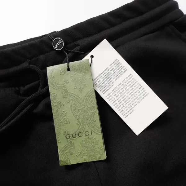 【GUCCI 公式旗艦店】クッチ ショートパンツ ご好評に付き再入荷! 【GUCCI 公式旗艦店】クッチ ショートパンツ ご好評に付き再入荷!