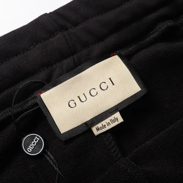 【GUCCI 公式旗艦店】クッチ ショートパンツ ご好評に付き再入荷! 【GUCCI 公式旗艦店】クッチ ショートパンツ ご好評に付き再入荷!