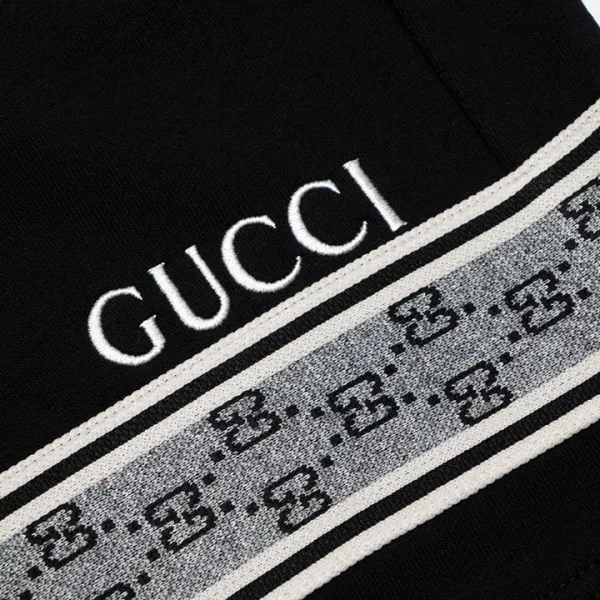 【GUCCI  公式旗艦店】クッチ   ショートパンツ  ご好評に付き再入荷！