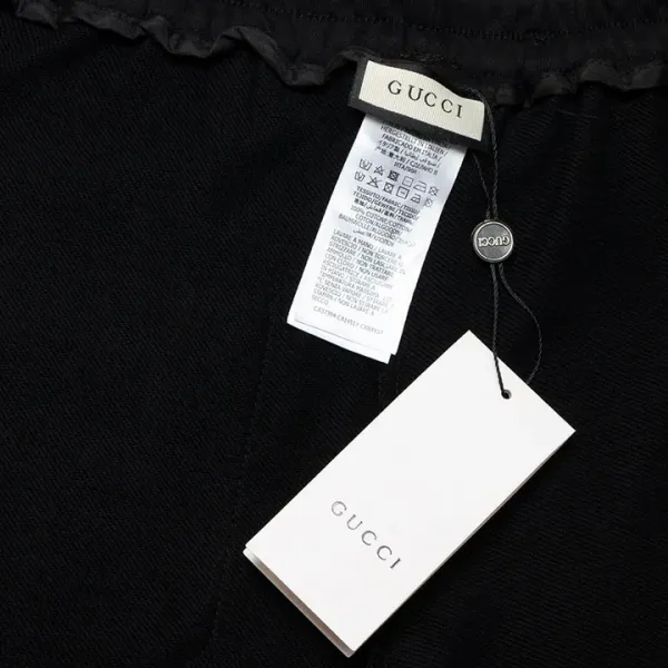 【GUCCI  公式旗艦店】クッチ   ショートパンツ  ご好評に付き再入荷！