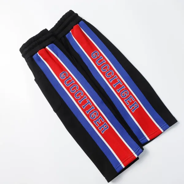 【GUCCI 公式旗艦店】クッチ ショートパンツ ご好評に付き再入荷! 【GUCCI 公式旗艦店】クッチ ショートパンツ ご好評に付き再入荷!