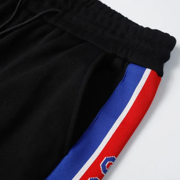 【GUCCI 公式旗艦店】クッチ ショートパンツ ご好評に付き再入荷! 【GUCCI 公式旗艦店】クッチ ショートパンツ ご好評に付き再入荷!