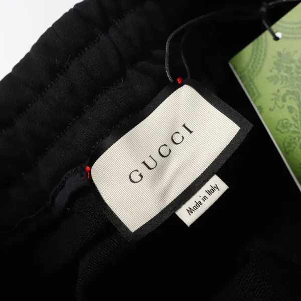 【GUCCI 公式旗艦店】クッチ ショートパンツ ご好評に付き再入荷! 【GUCCI 公式旗艦店】クッチ ショートパンツ ご好評に付き再入荷!