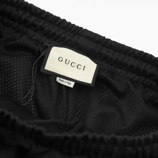 【GUCCI公式旗艦店】クッチ ショートパンツ ご好評に付き再入荷! 【GUCCI公式旗艦店】クッチ ショートパンツ ご好評に付き再入荷!