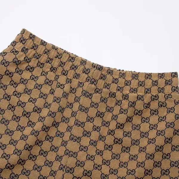 【GUCCI公式旗艦店】クッチ ショートパンツ ご好評に付き再入荷! 【GUCCI公式旗艦店】クッチ ショートパンツ ご好評に付き再入荷!