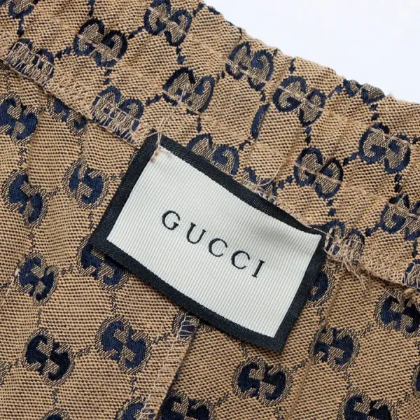 【GUCCI公式旗艦店】クッチ ショートパンツ ご好評に付き再入荷! 【GUCCI公式旗艦店】クッチ ショートパンツ ご好評に付き再入荷!