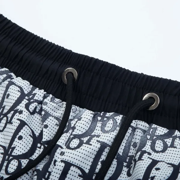 【DIOR 公式旗艦店】ディオール ショートパンツご好評に付き再入荷!250225 【DIOR 公式旗艦店】ディオール ショートパンツご好評に付き再入荷!250225