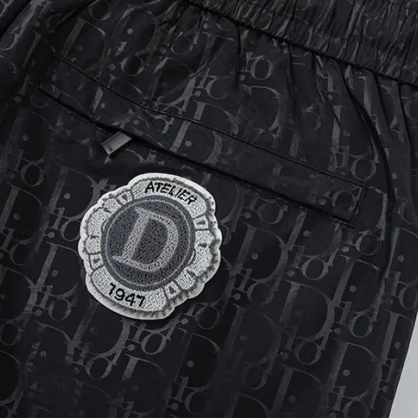 【DIOR 公式旗艦店】ディオール ショートパンツご好評に付き再入荷!250225 【DIOR 公式旗艦店】ディオール ショートパンツご好評に付き再入荷!250225