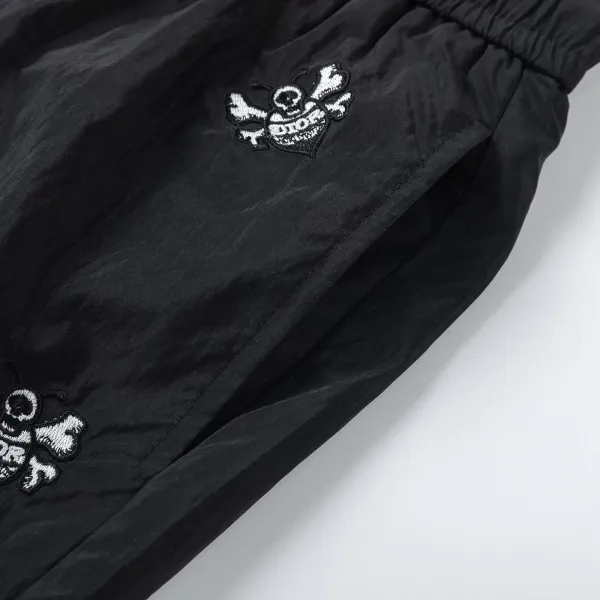 【DIOR  公式旗艦店】ディオール ショートパンツご好評に付き再入荷！250225