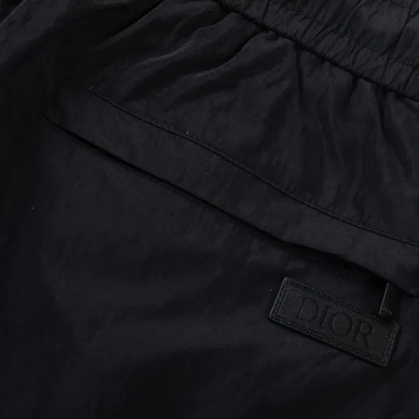 【DIOR  公式旗艦店】ディオール ショートパンツご好評に付き再入荷！250225