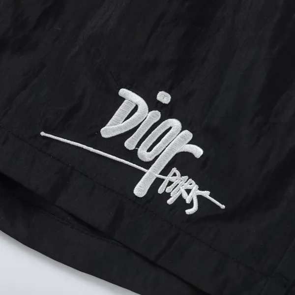 【DIOR  公式旗艦店】ディオール ショートパンツご好評に付き再入荷！250225