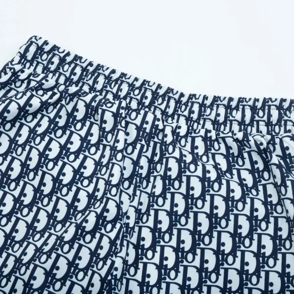 【DIOR 公式旗艦店】ディオール ショートパンツご好評に付き再入荷!250225 【DIOR 公式旗艦店】ディオール ショートパンツご好評に付き再入荷!250225