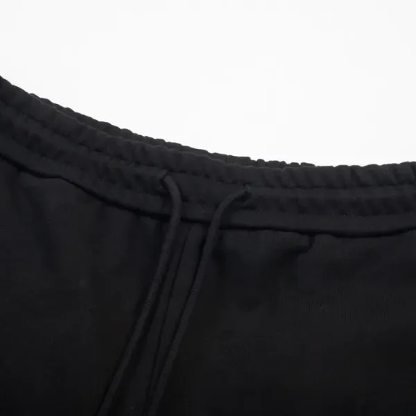 【DIOR 公式旗艦店】ディオール ショートパンツご好評に付き再入荷!250225 【DIOR 公式旗艦店】ディオール ショートパンツご好評に付き再入荷!250225