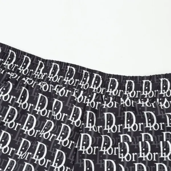 【DIOR 公式旗艦店】ディオール ショートパンツ ご好評に付き再入荷! 【DIOR 公式旗艦店】ディオール ショートパンツ ご好評に付き再入荷!