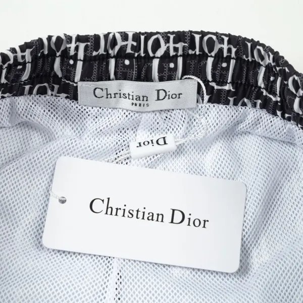 【DIOR 公式旗艦店】ディオール ショートパンツ ご好評に付き再入荷! 【DIOR 公式旗艦店】ディオール ショートパンツ ご好評に付き再入荷!