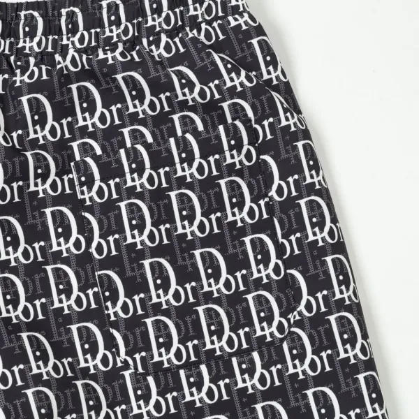 【DIOR 公式旗艦店】ディオール ショートパンツ ご好評に付き再入荷! 【DIOR 公式旗艦店】ディオール ショートパンツ ご好評に付き再入荷!