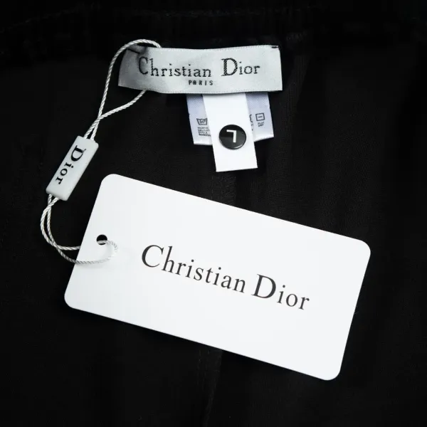 【DIOR 公式旗艦店】ディオール ショートパンツ ご好評に付き再入荷! 【DIOR 公式旗艦店】ディオール ショートパンツ ご好評に付き再入荷!