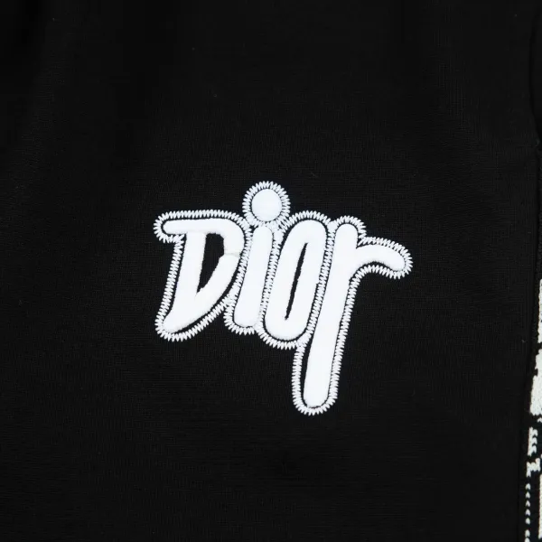 【DIOR 公式旗艦店】ディオール ショートパンツ ご好評に付き再入荷! 【DIOR 公式旗艦店】ディオール ショートパンツ ご好評に付き再入荷!