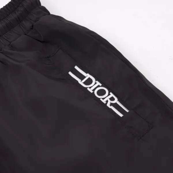 【DIOR 公式旗艦店】ディオール ショートパンツ ご好評に付き再入荷! 【DIOR 公式旗艦店】ディオール ショートパンツ ご好評に付き再入荷!