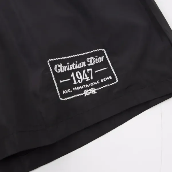 【DIOR 公式旗艦店】ディオール ショートパンツ ご好評に付き再入荷! 【DIOR 公式旗艦店】ディオール ショートパンツ ご好評に付き再入荷!