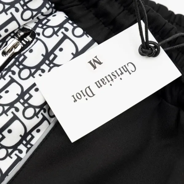 【DIOR   公式旗艦店】ディオール   ショートパンツご好評に付き再入荷！