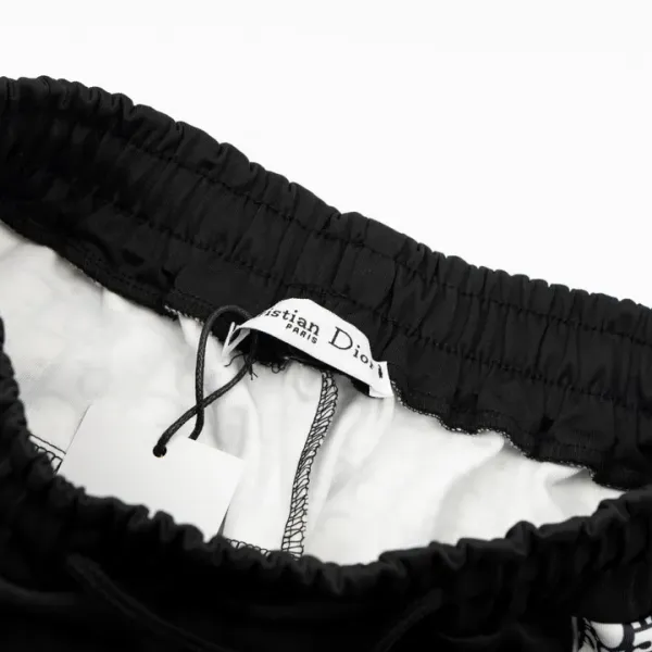 【DIOR   公式旗艦店】ディオール   ショートパンツご好評に付き再入荷！
