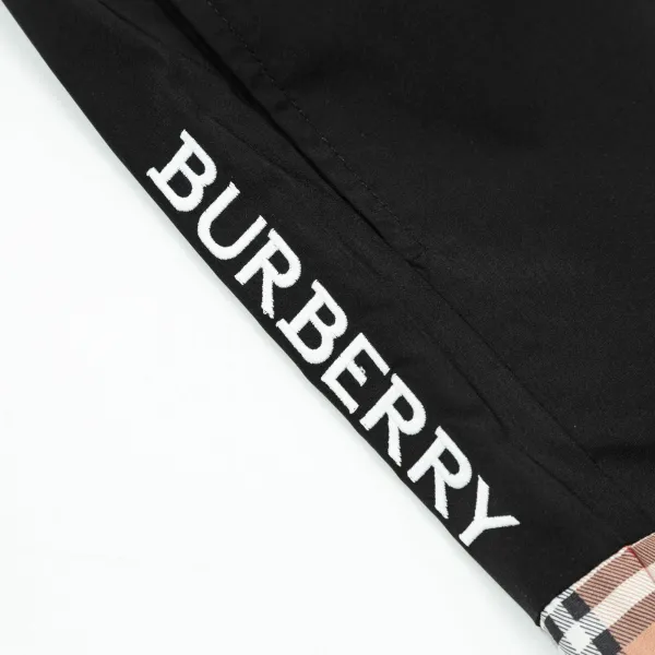 【BURBERRY 公式旗艦店】バーバリー ショートパンツご好評に付き再入荷!250226 【BURBERRY 公式旗艦店】バーバリー ショートパンツご好評に付き再入荷!250226