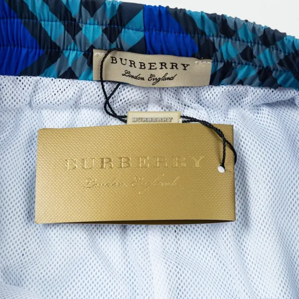 【BURBERRY 公式旗艦店】バーバリー ショートパンツご好評に付き再入荷 24627 【BURBERRY 公式旗艦店】バーバリー ショートパンツご好評に付き再入荷 24627