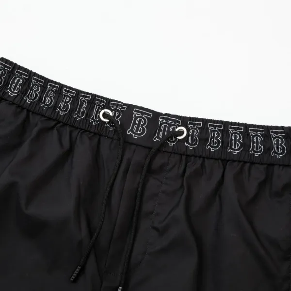 【BURBERRY 公式旗艦店】バーバリー  ショートパンツご好評に付き再入荷 24627