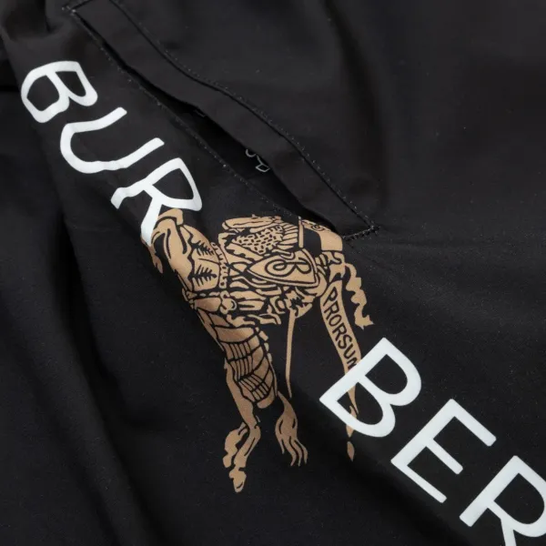 【BURBERRY 公式旗艦店】バーバリー  ショートパンツご好評に付き再入荷 24627