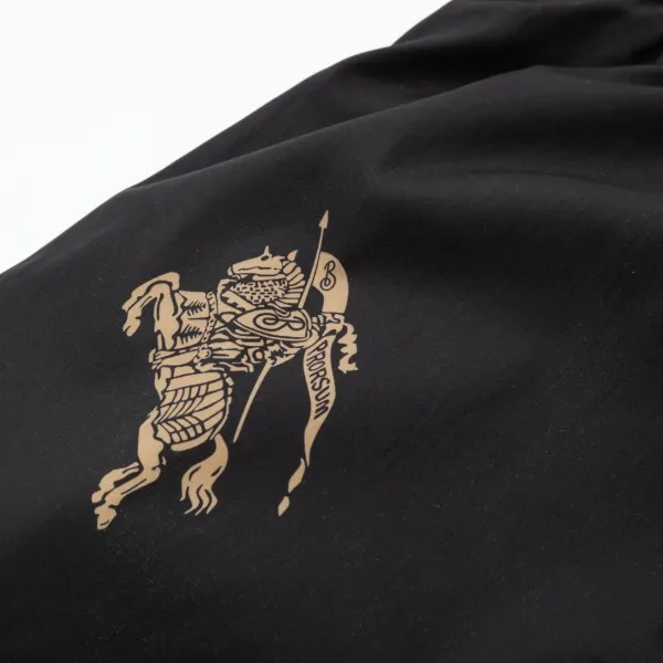 【BURBERRY 公式旗艦店】バーバリー  ショートパンツご好評に付き再入荷 24627