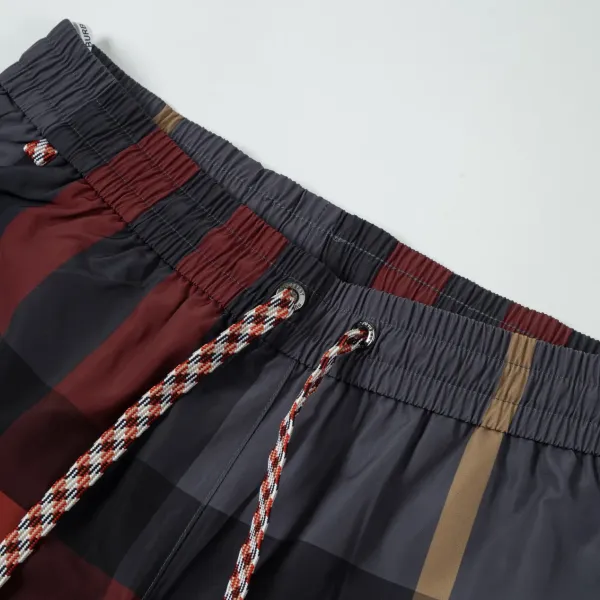【BURBERRY 公式旗艦店】バーバリー ショートパンツご好評に付き再入荷! 【BURBERRY 公式旗艦店】バーバリー ショートパンツご好評に付き再入荷!