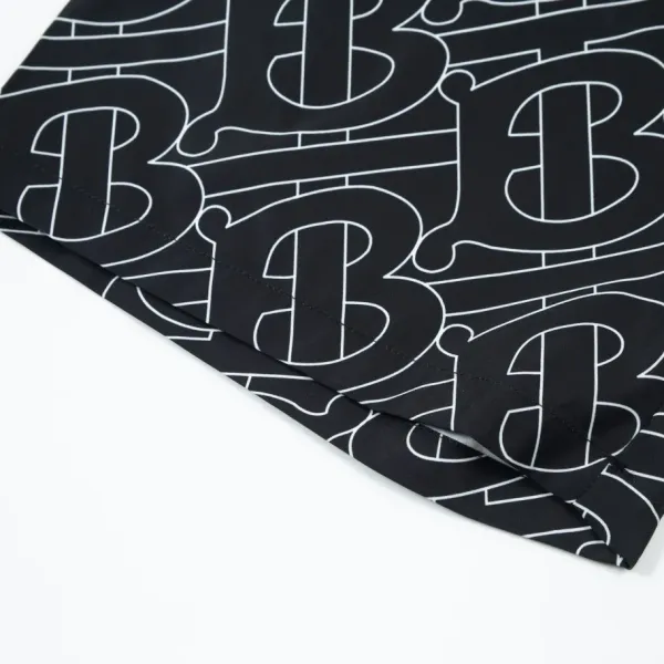 【BURBERRY 公式旗艦店】バーバリー ショートパンツ ご好評に付き再入荷! 【BURBERRY 公式旗艦店】バーバリー ショートパンツ ご好評に付き再入荷!