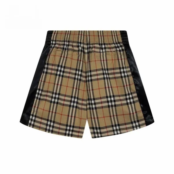 【BURBERRY 公式旗艦店】バーバリー ショートパンツ ご好評に付き再入荷! 【BURBERRY 公式旗艦店】バーバリー ショートパンツ ご好評に付き再入荷!