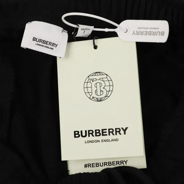 【BURBERRY  公式旗艦店】バーバリー  ショートパンツ  ご好評に付き再入荷！