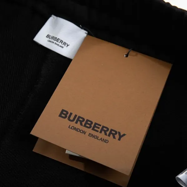 【BURBERRY  公式旗艦店】バーバリー  ショートパンツ  ご好評に付き再入荷！